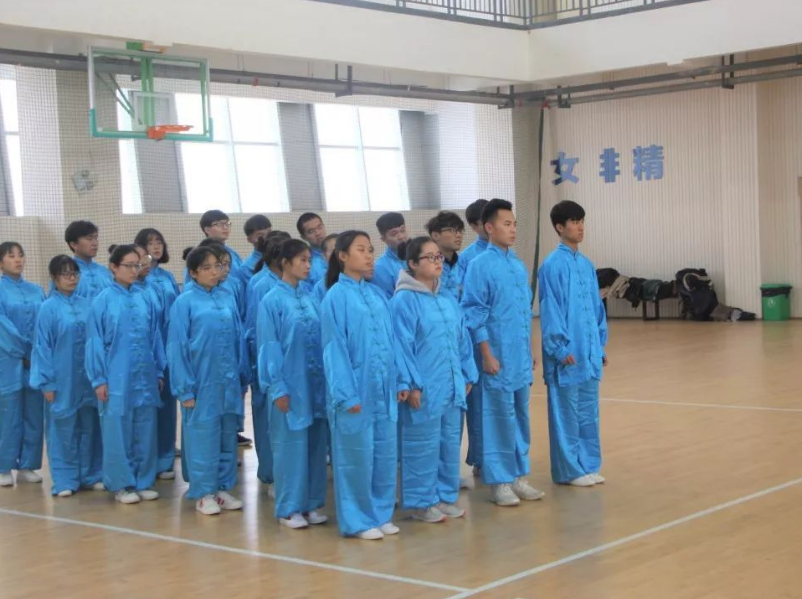 河南某大学宿舍“男女混住”，女学生父母很慌，学校的理由难接受