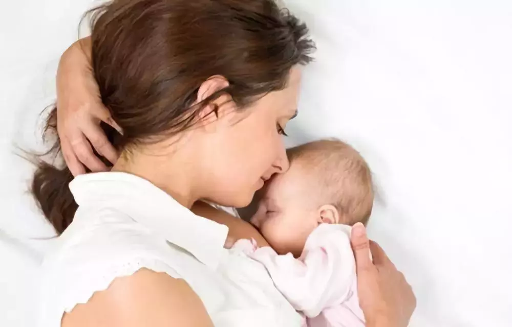 妈妈发热还能给宝宝喂母乳吗?如何用药?医生这么说