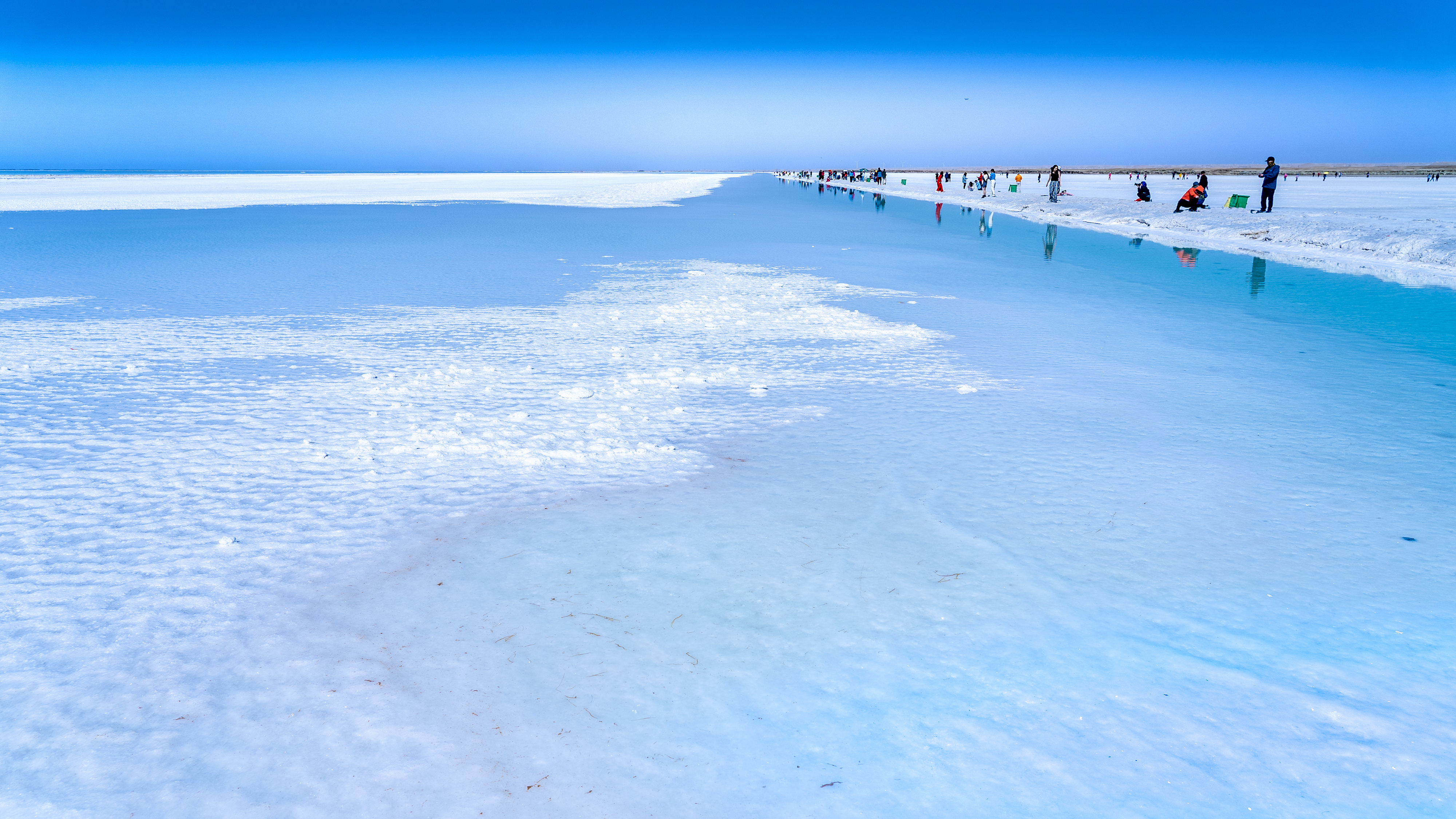 大气,宽阔的"东台吉乃尔湖",独具魅力