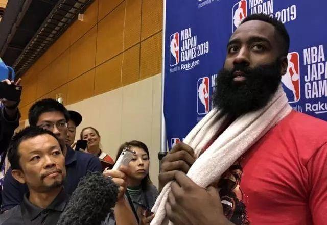 為什么沙發(fā)上不能看nba（姚明很生氣，肖華再發(fā)聲，但偷換概念小伎倆，雙重標(biāo)準(zhǔn)太虛偽）