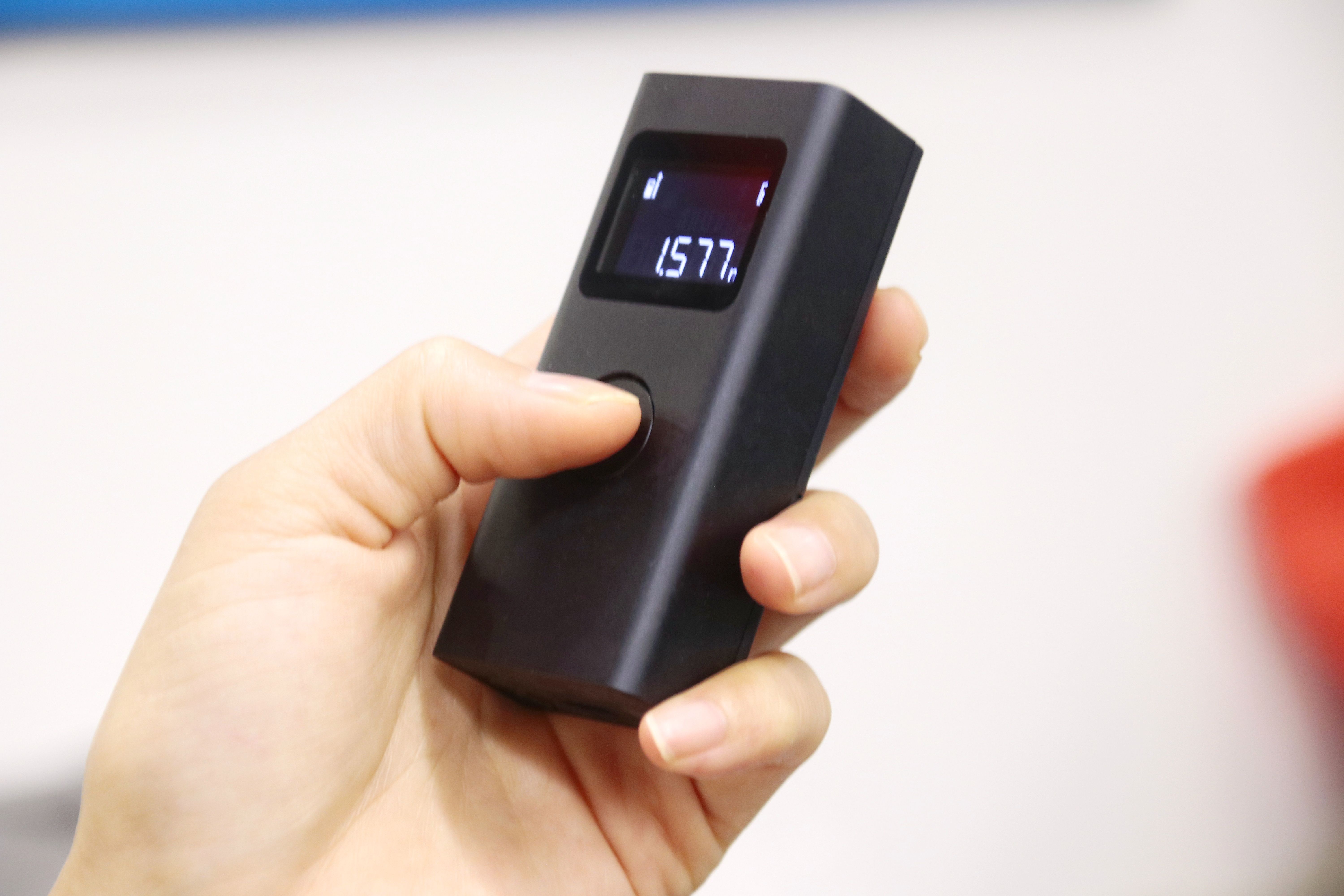 家用工具中从此多了一个激光测距仪看看米家激光测距仪有什么用吧