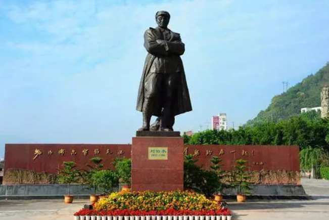 十大元帅墓地今何在？元帅们去世后都葬在了哪里？苍松翠柏掩忠魂