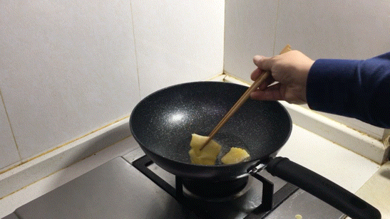 鲽鱼是什么鱼（大厨教你煎鲽鱼的妙招软嫩鲜香）
