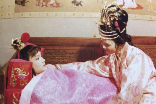 红楼梦秦可卿 宝玉和王熙凤在马车里-丹霞百科