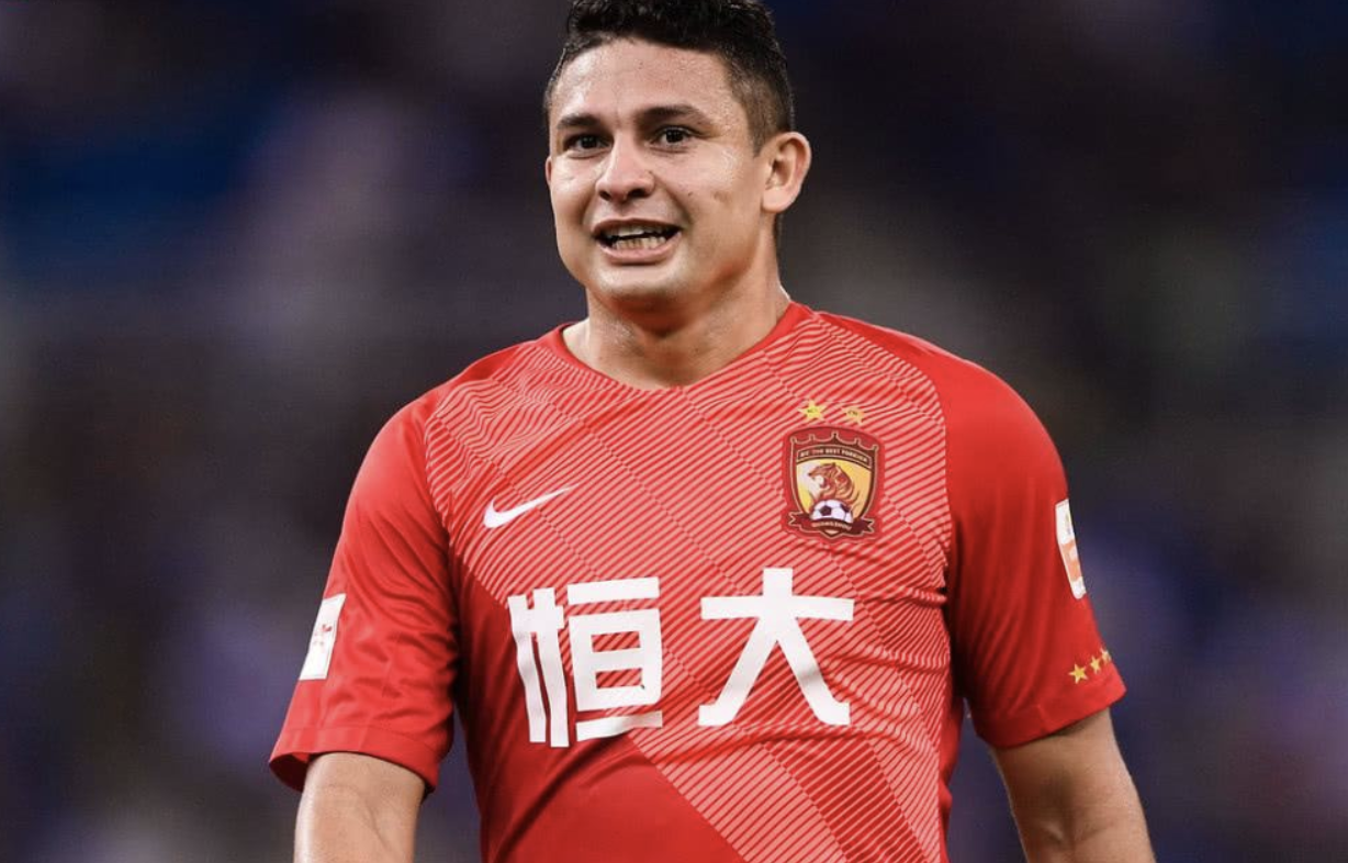 埃尔克森入籍由恒大操办,参加40强赛取决于手续快慢)