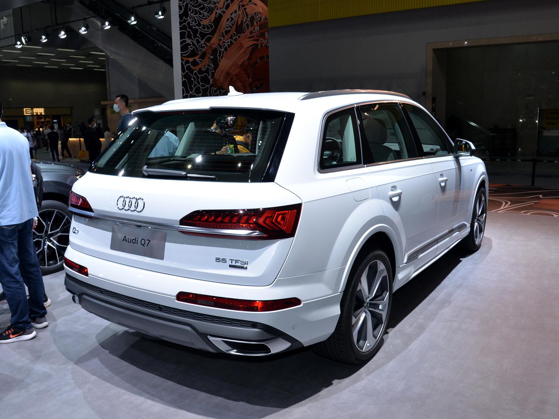 豪华suv也讲性价比,原装进口德系四驱旗舰,实拍奥迪q7