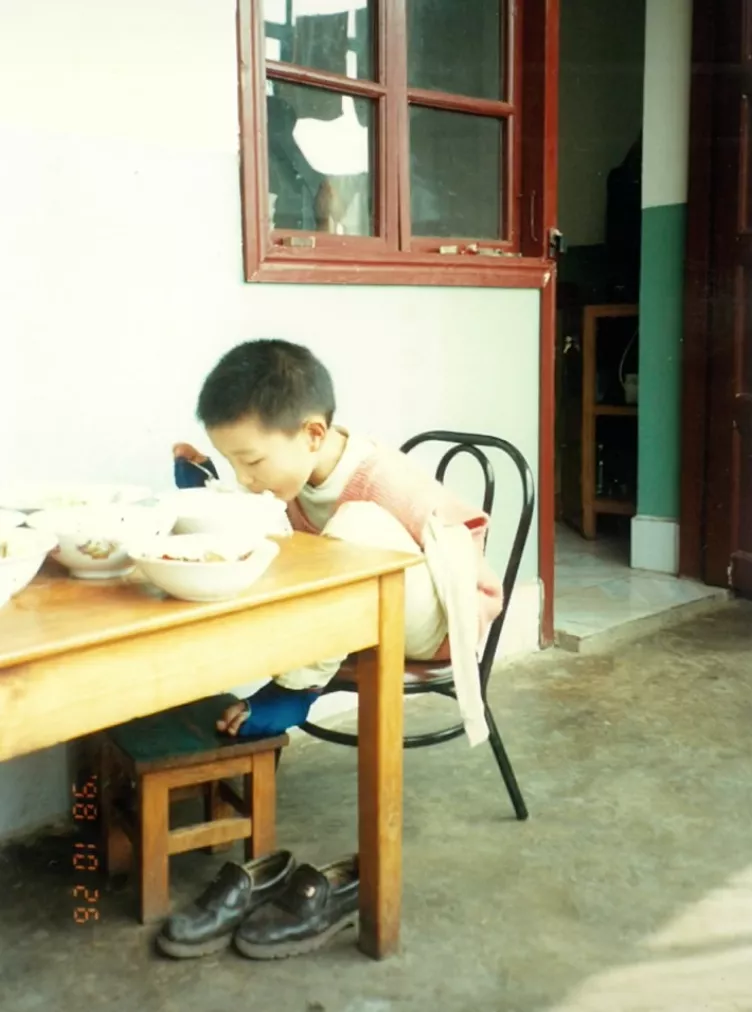 10年前，那个用脚高考轰动全国的文科状元，如今怎样了？