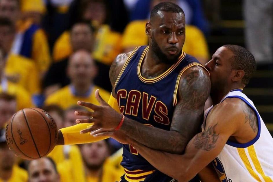 18年nba骑士对勇士得分数据（15-16赛季詹姆斯为骑士夺得队史首冠，个人数据有多炸裂？）