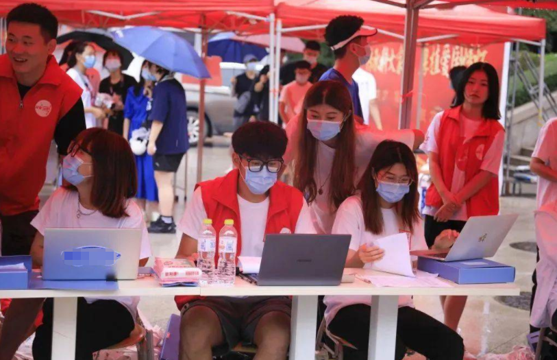 上大学用买笔记本电脑（大一新生开学）