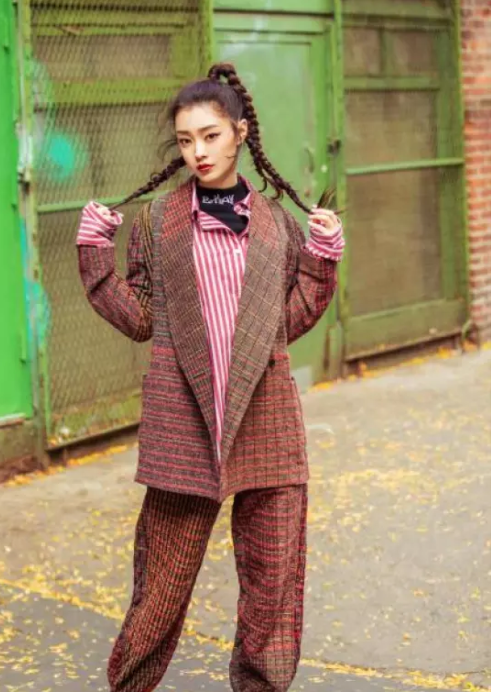 一花一世界，一叶一菩提，万物有灵；停滞不前，暗自神伤