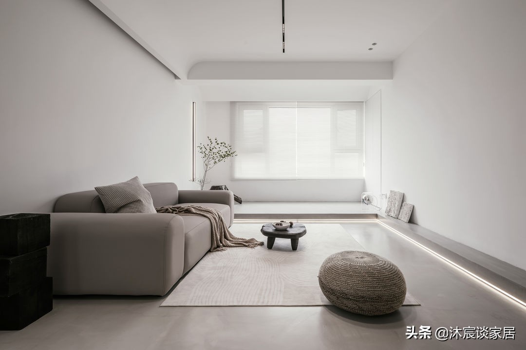 追求极简主义的夫妻，客餐厅家具不超10件，真的是越简单越高级