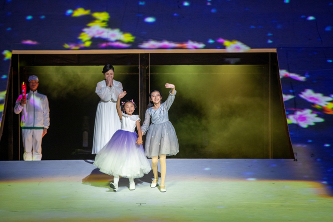 ȫ����ʮһ����˻��ߵڰ˽��ذ»ῪĻʽ����չ�ݲ��