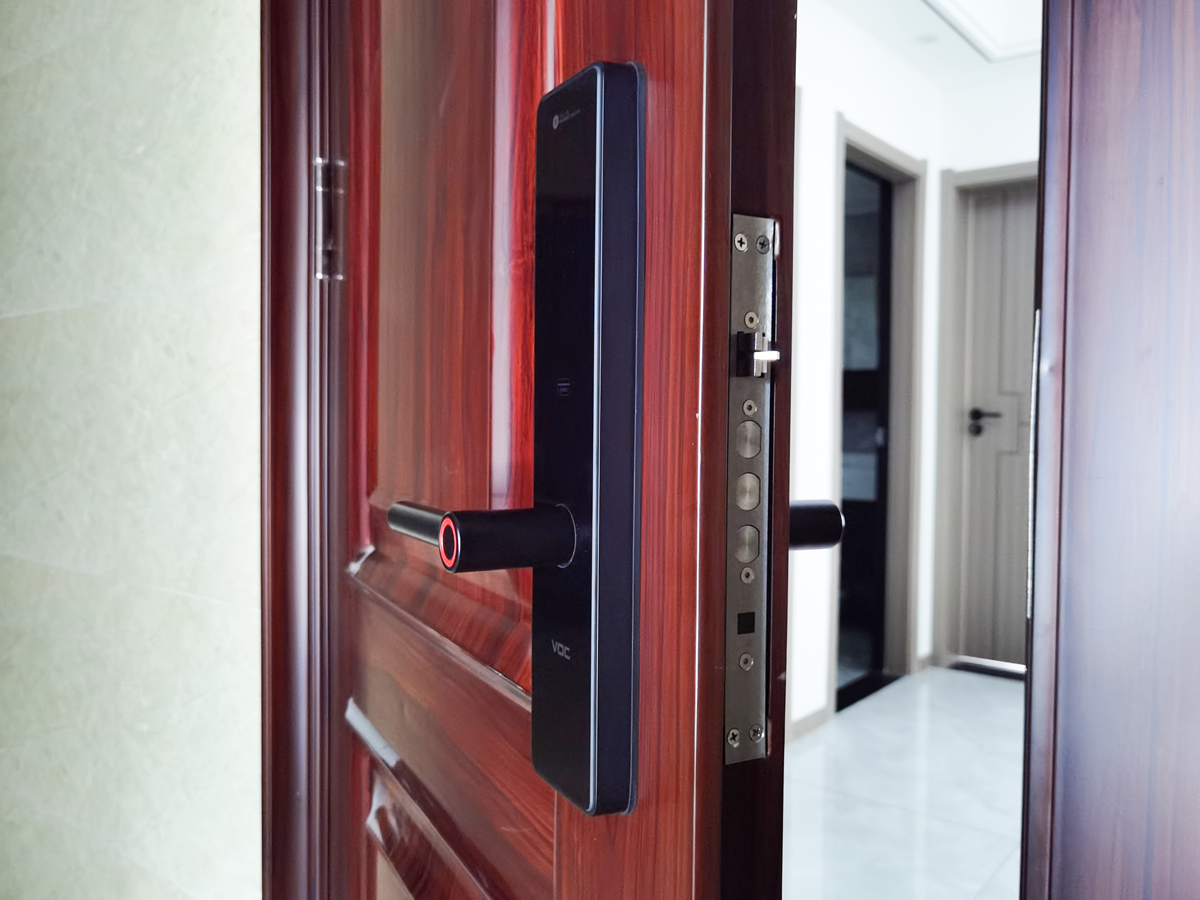 高灵敏度指纹解锁，华为HiLink VOC智能门锁X11全方位评测