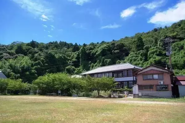 日本孤岛上的公立学校，仅11名学生，却告诉我们什么是真正的教育