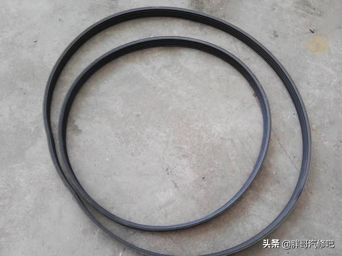 不及时更换正时皮带的后果，离合片惨不忍睹