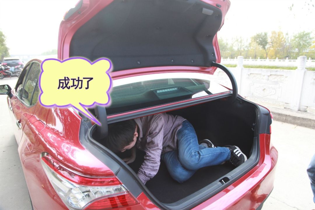 百公里5.3L，不用充电的混合动力，解密丰田凯美瑞双擎究竟好在哪
