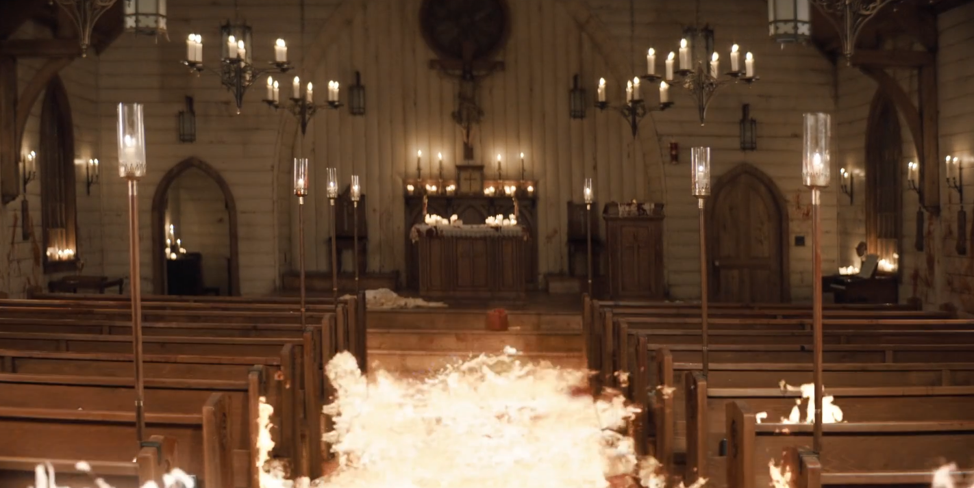 由《鬼的侵入》导演打造的，依然渗透到骨髓中的恐怖作品