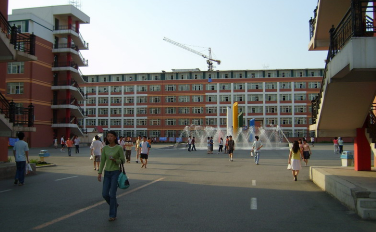 大学室友不肯均摊饮水机费用，我自掏腰包独自使用，却被同学孤立