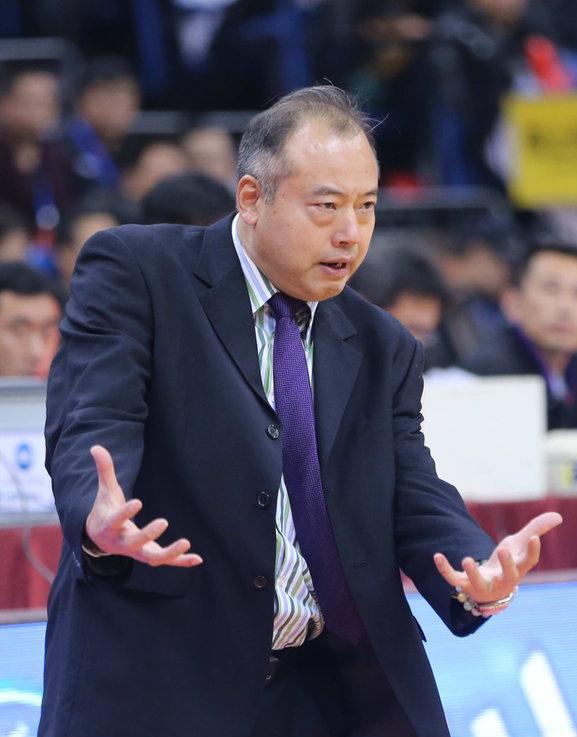 队全面落下风,像张勇军这样的"歪把子机枪"正是扬长避短的最佳武器,不