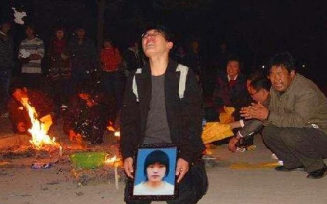 一句“我爸是李刚”，换来六年牢狱改造，出狱后父亲拒见