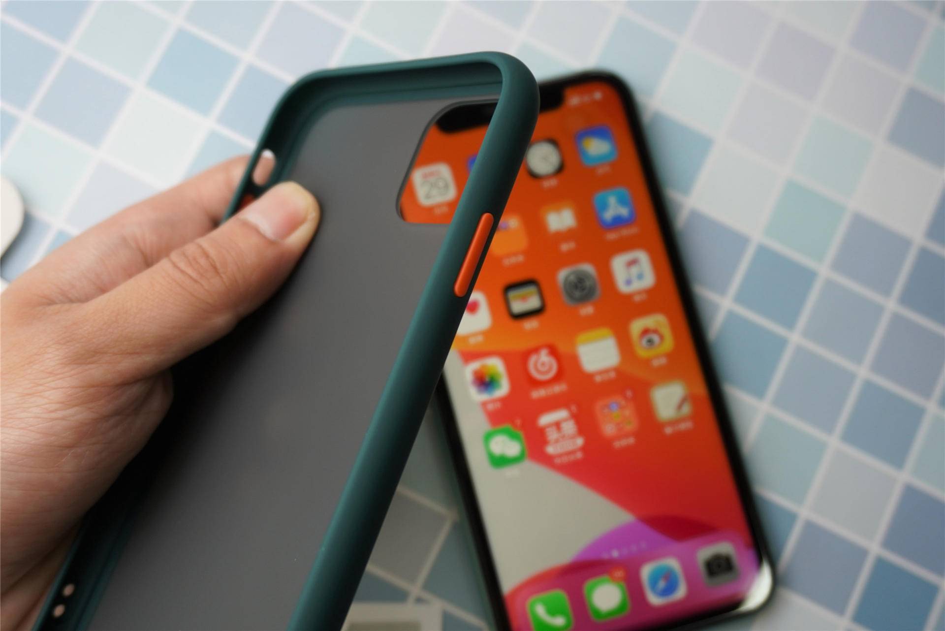 尔白为心仪的iphone 11换套贴膜和保护壳的体验分享：这波不亏