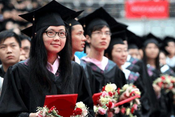 大四实习还要交学费？女生“神吐槽”学校火了，说出大学生心声