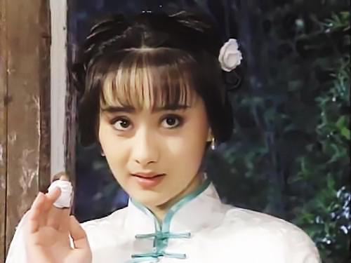 彼时,《梅花三弄之梅花烙》正在筹拍,女主头衔毫无疑问落在了陈德容