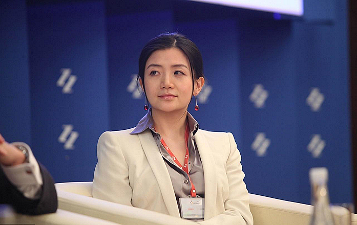 这位让马云三顾茅庐的广东女孩,是女富豪中最漂亮的学霸