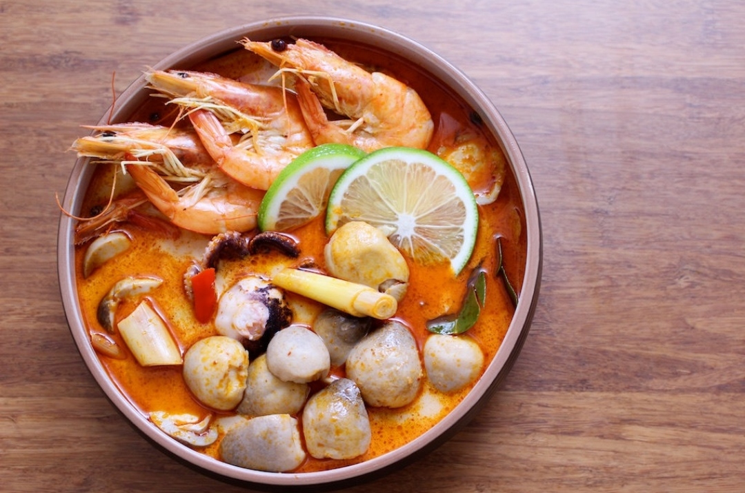 冬阴功汤需要哪些配菜(冬阴功汤搭配的主食) - 风集网