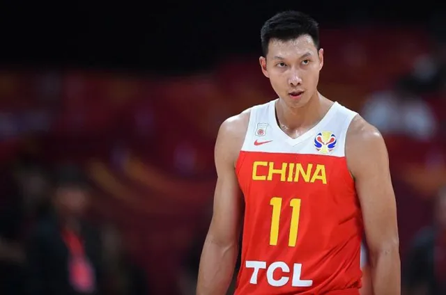 cba球员差nba球员哪里(5名NBA级中国球员，4人已退出国家队！杜锋：20年最困难时期)