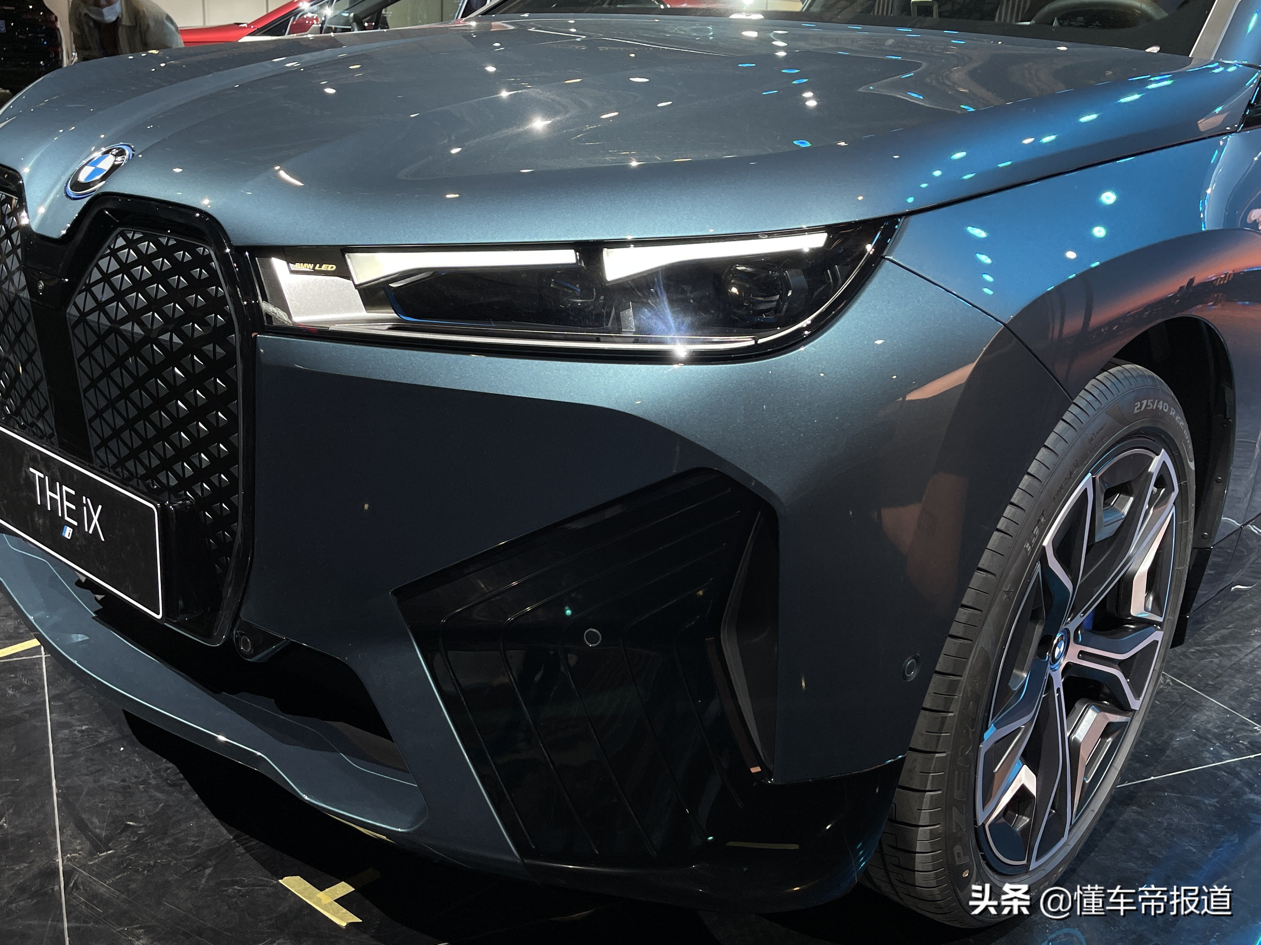 新车｜开启电动新篇章 实拍解析宝马iX