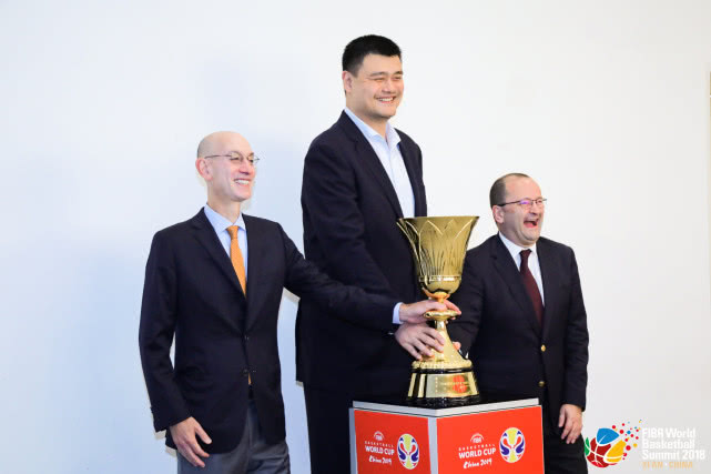 篮球世锦赛为什么叫世界杯(男篮世锦赛为啥要改制成世界杯？FIBA和NBA要和足球世界杯正面刚)