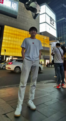 如何用丑照激怒朋友？我总结了100%拍丑别人的方法