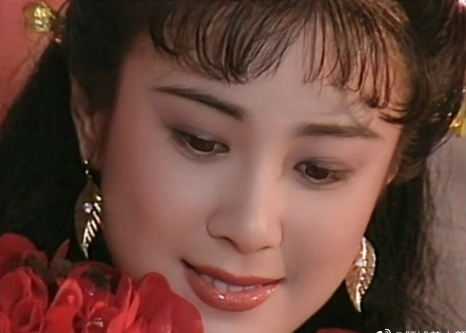 32年后看《封神榜》,竟被王后徐娅惊艳到,高颜值不逊色女主傅艺伟