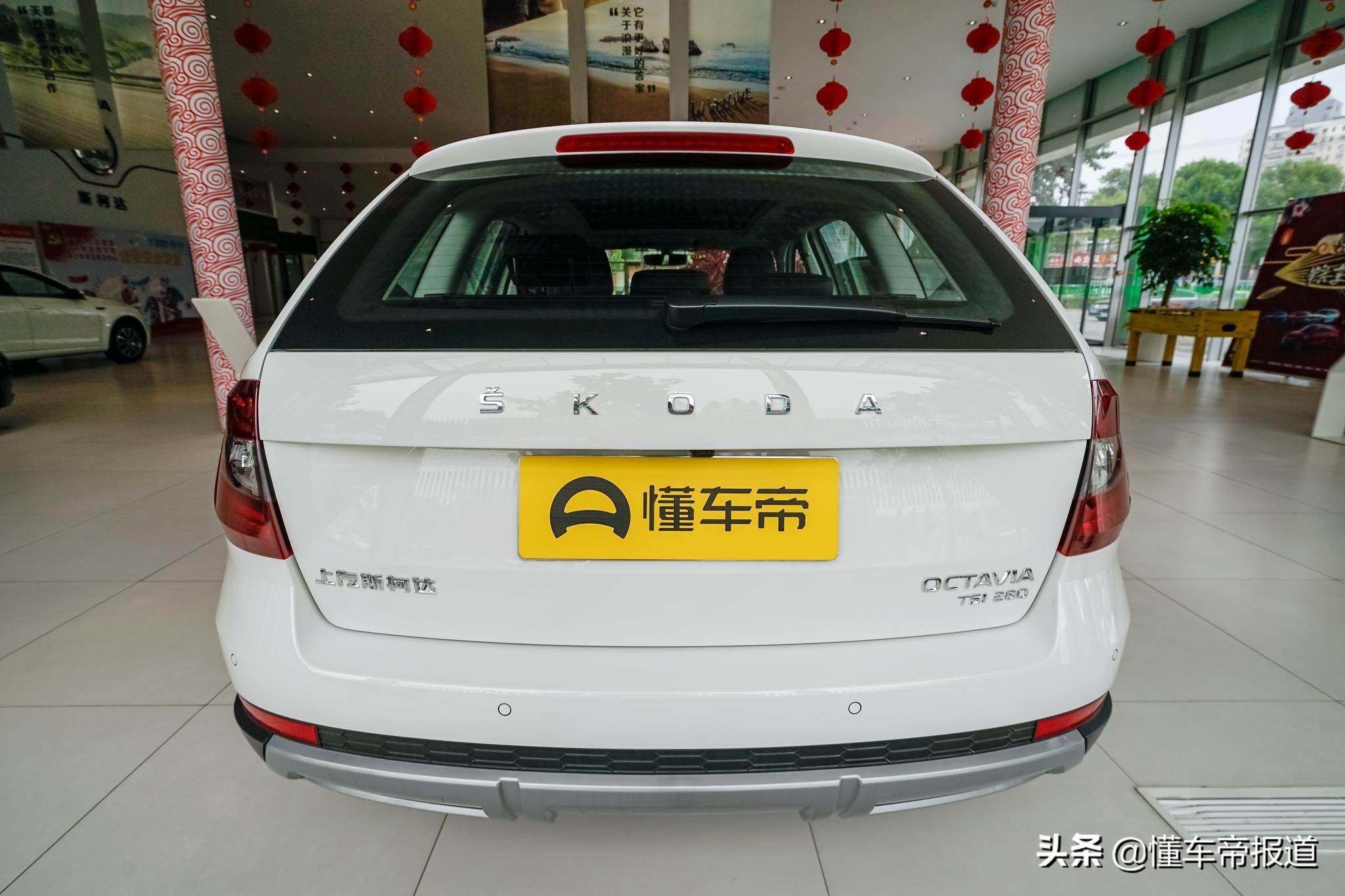 新车 | 15万元谁更吸引瓦罐迷？福克斯猎装版对比明锐旅行版