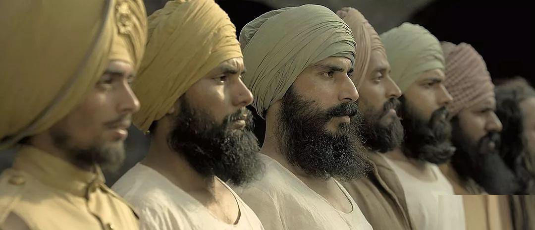 印度神剧《凯萨里》,22名士兵对阵万名阿富汗兵,锡克团真实存在