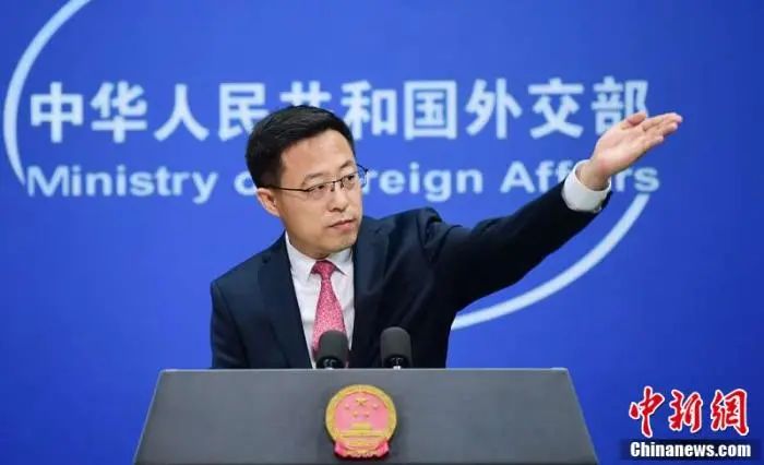 舟山持刀伤人案嫌犯已坠楼死亡丨迎战台风，沈阳停课一天