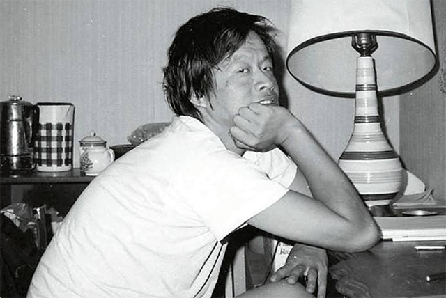 1997年王小波死前惨叫，邻居充耳不闻，入门后墙上有深深抓痕