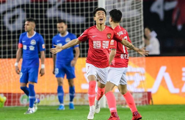 中超为什么成为金字招牌（中超为啥成为金字招牌？三队告诉你真相，这么踢该挣钱）