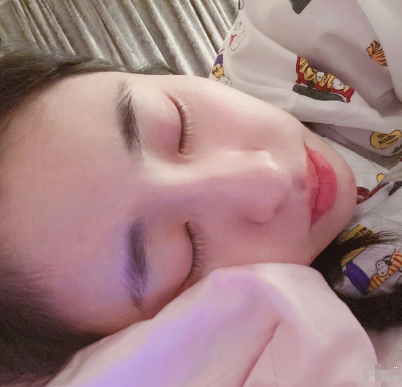 网传张碧晨跟孩子爹同居!