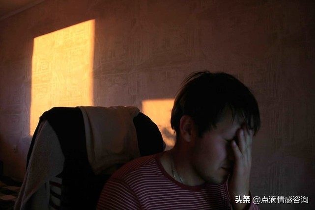 当爱意悄然沉默：男友微信留言减少背后的温柔心事