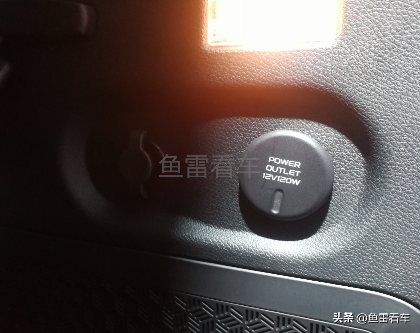 一排最爽，二排尚可，三排凑合，车展零距离体验奇瑞星途VX空间