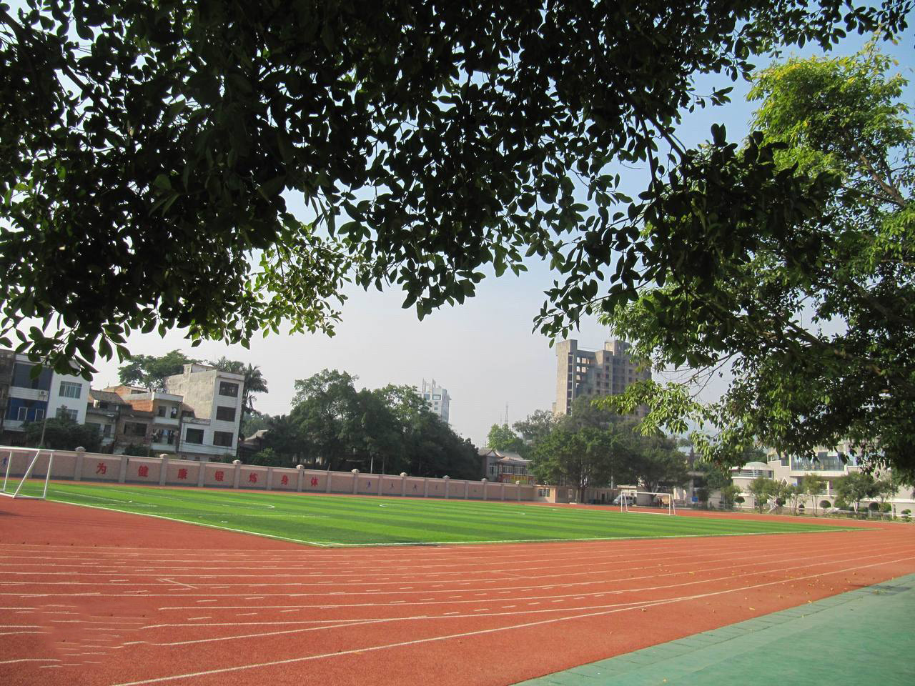 广西贵港四所高中，平南中学高考成绩喜人，堪称广西县级中学典范
