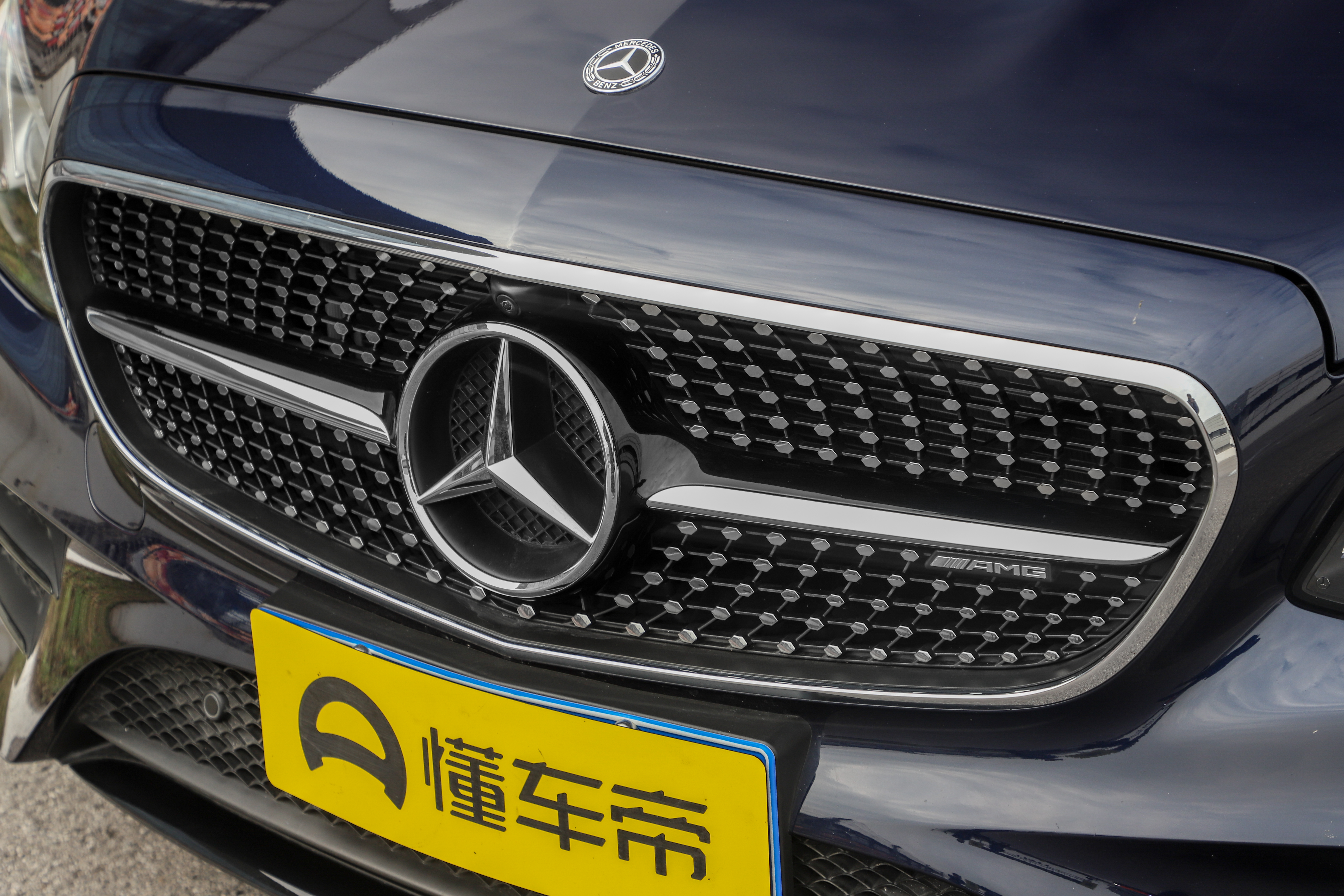 AMG E级双车评测：同门不同命，直6凭何挑战V8？