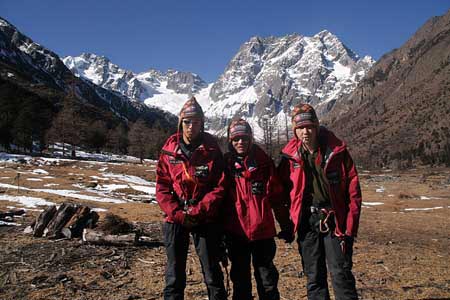 玉龙雪山海拔高度（玉龙雪山海拔高度是多少千米）-第6张图片-科灵网