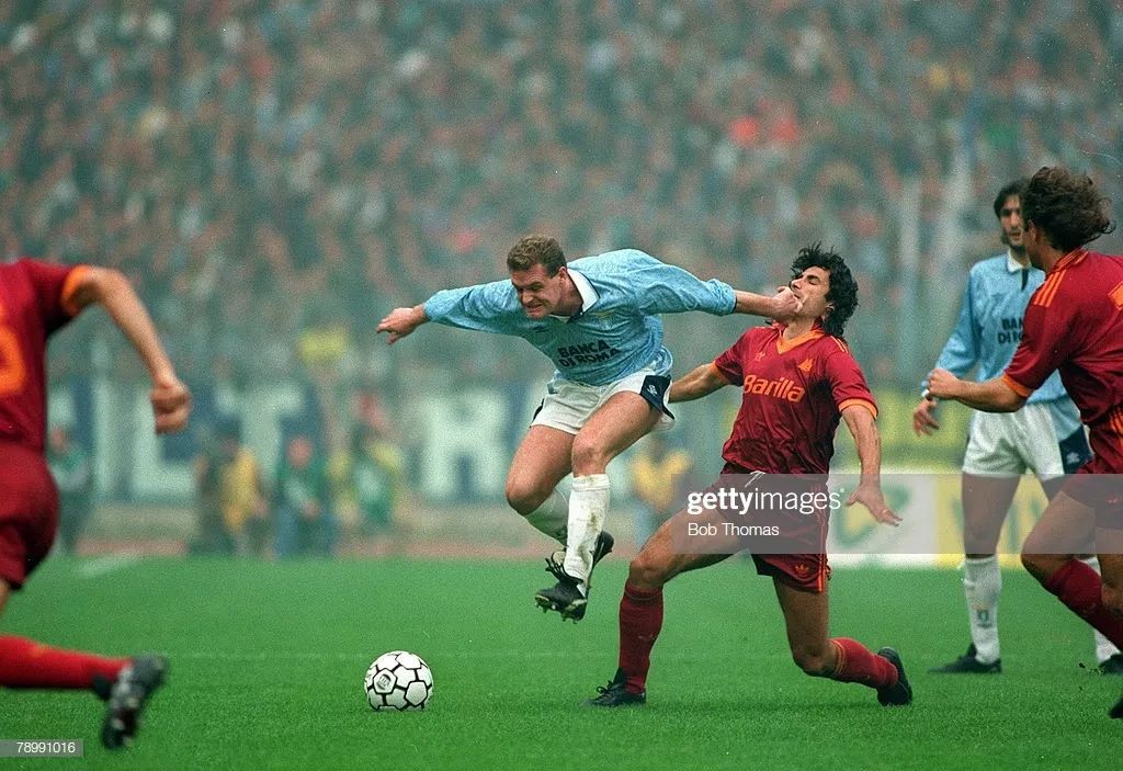 90年意大利世界杯参赛队合影（1990年代意甲有多威？）