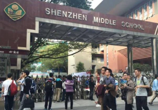 985博士争相应聘教师？看完深圳一教师的工资单后，大家羡慕不已