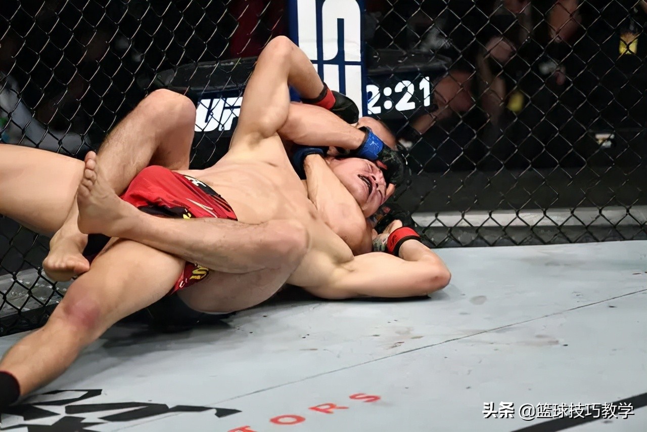 UFC直播李景亮vs奇马耶夫(李景亮大战奇马耶夫，被绞晕、降服！可他依旧顽强)