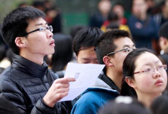 为何研究生毕业后想当辅导员？看到辅导员的薪资待遇，就不奇怪了