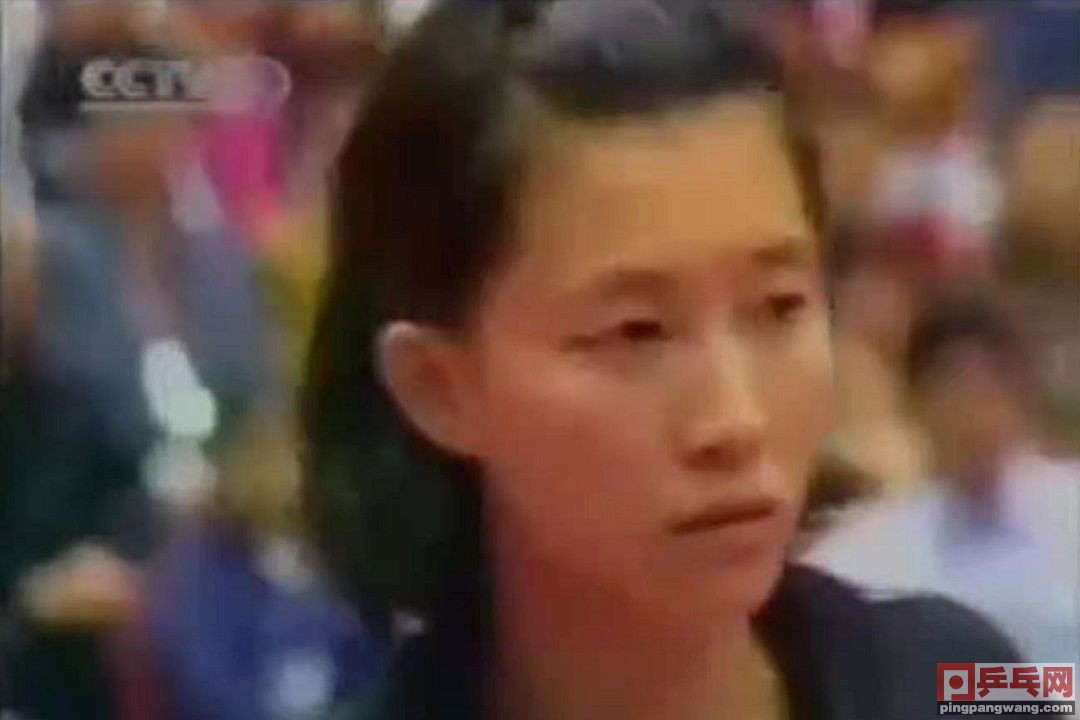 2001国乒世界杯女团(第46届大阪世乒赛女单决赛，王楠蝉联女单冠军，林菱虽败犹荣)